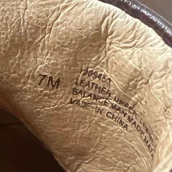 Sofft London Women's Brown Tooled Leather Mules Clogs Shoes‎ 7M Style# 1009450 - Picture 5 of 5